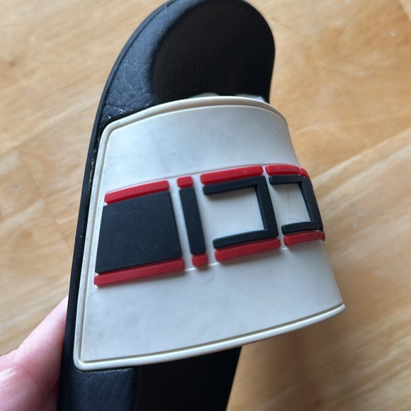 Authentic Gucci Slides size Women’s 7 - Picture 3 of 8